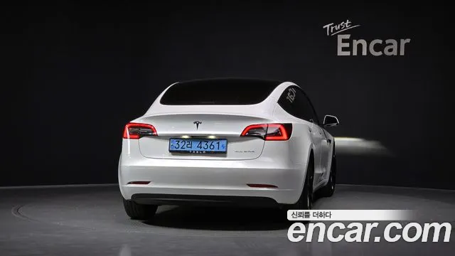 Tesla Model 3 2022