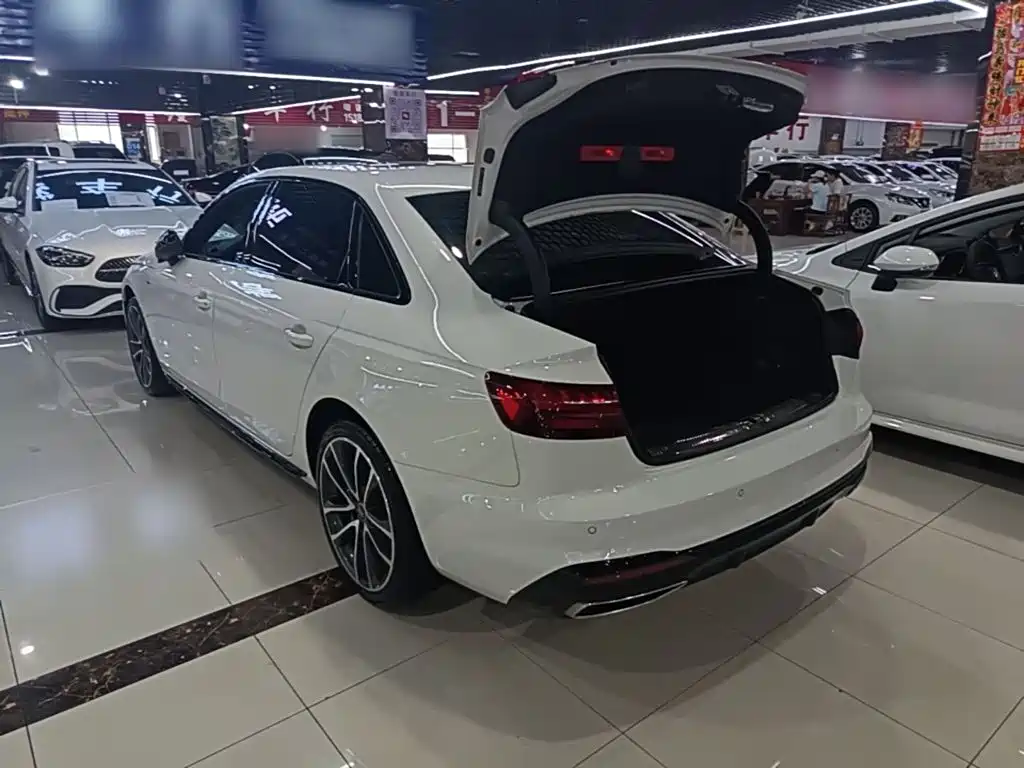 Audi A4 2024