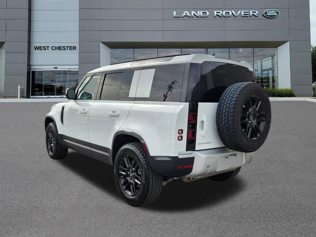 Land Rover Defender 2025