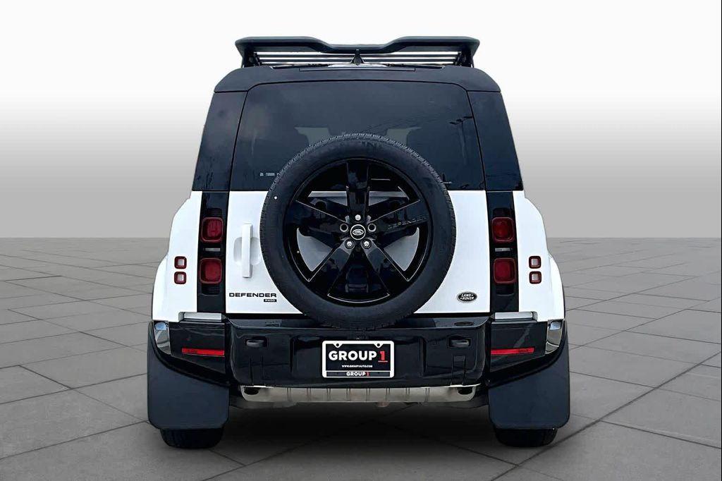 Land Rover Defender 2022