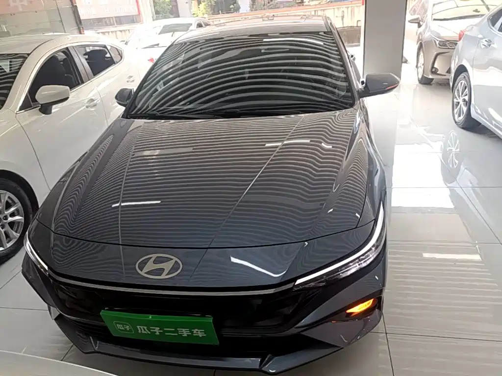 Hyundai Elantra 2025
