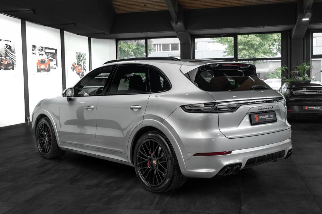 Porsche Cayenne 2022