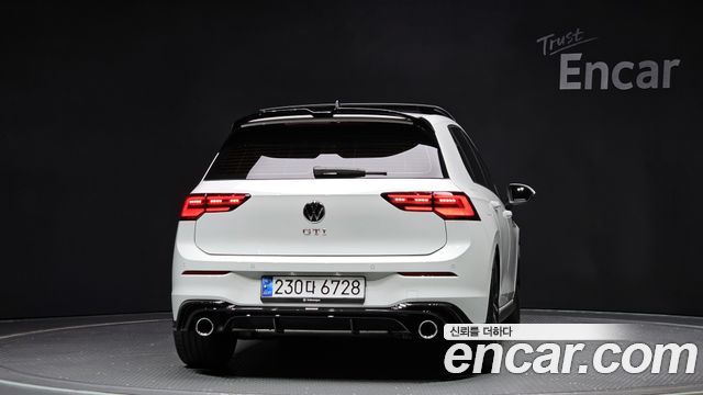 Volkswagen Golf 2024