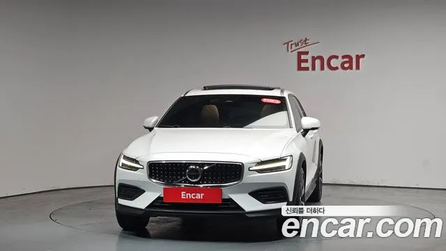 Volvo V60 2024