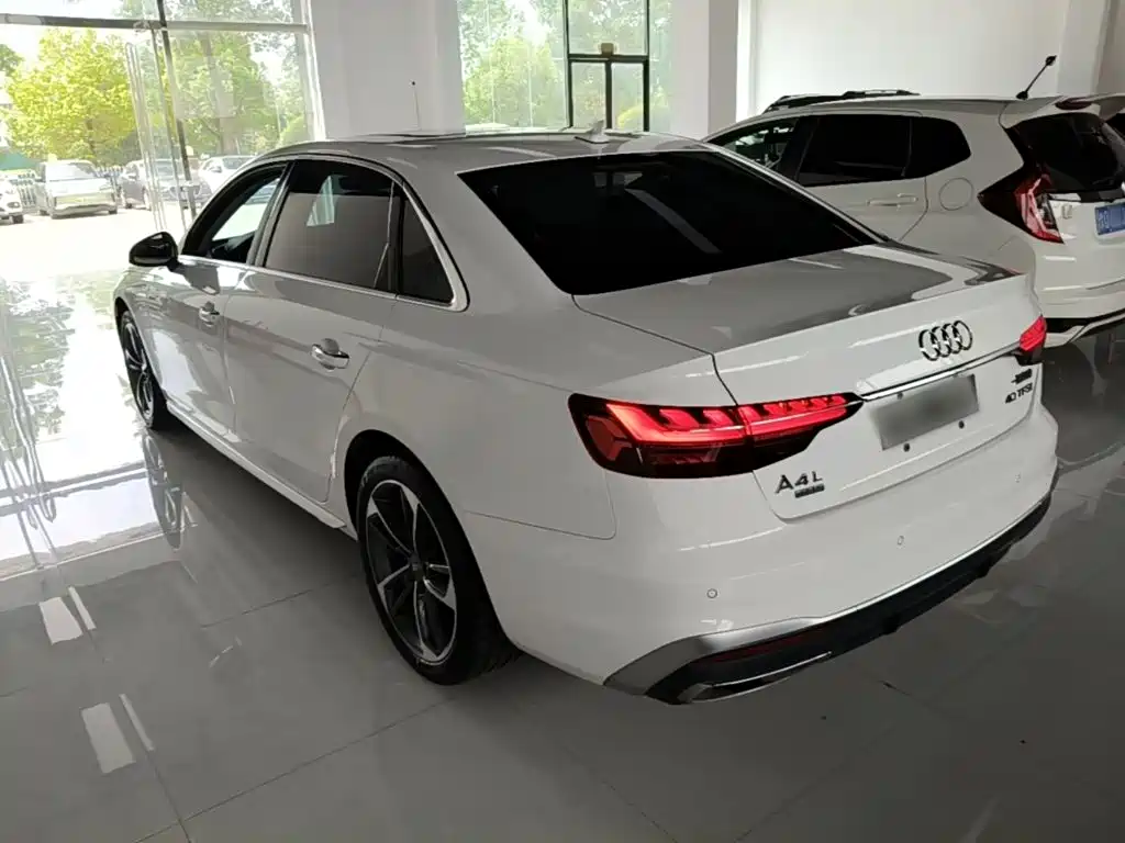 Audi A4 2021