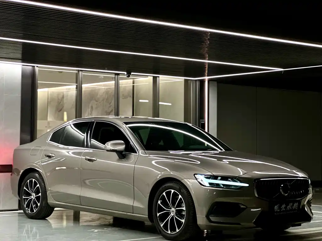 Volvo S60 2021