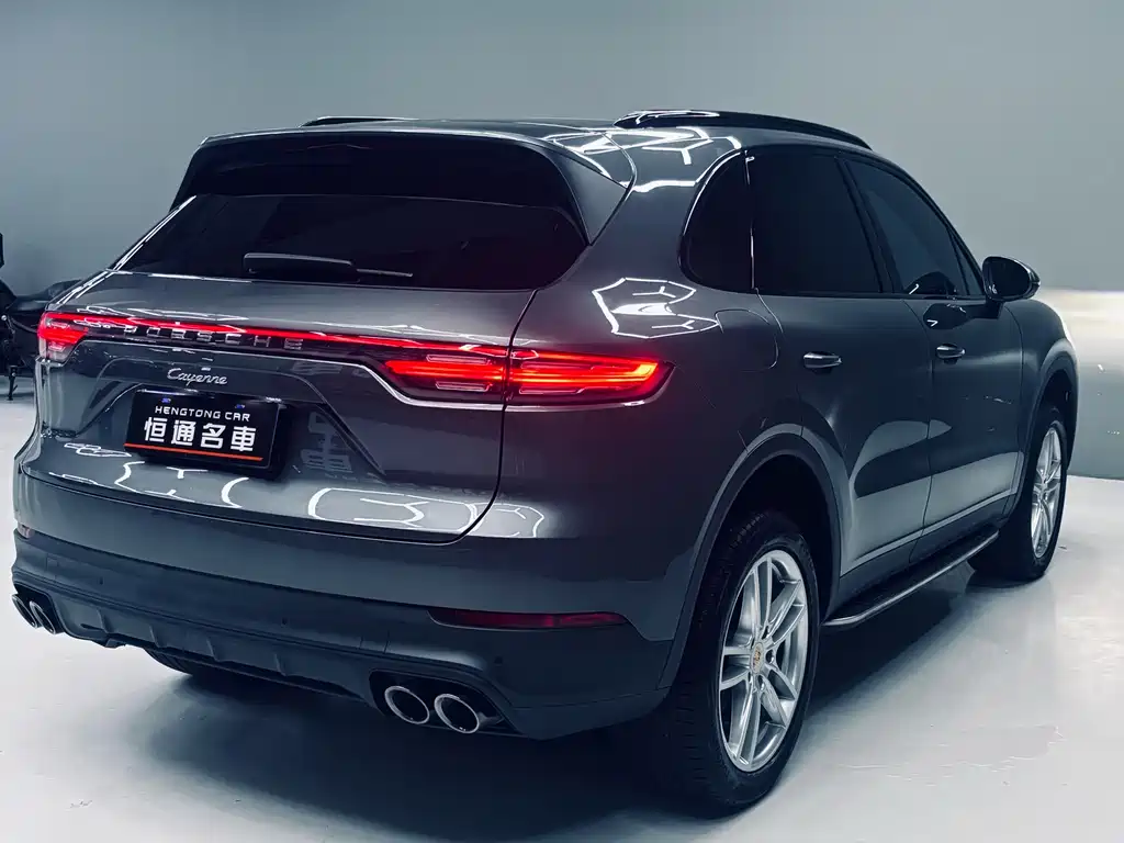 Porsche Cayenne 2021