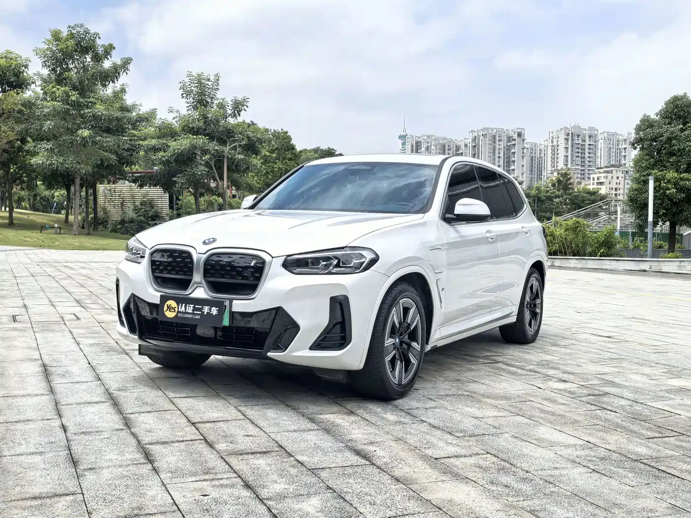 BMW iX3 2024