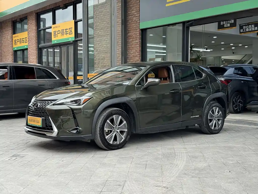 Lexus UX 2022