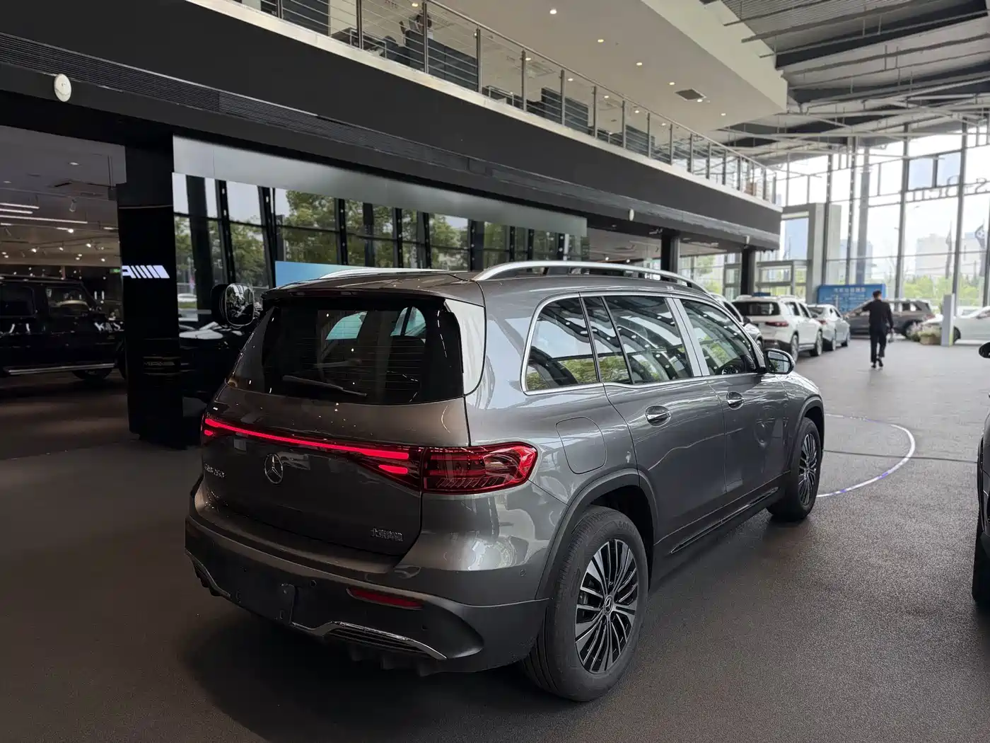Mercedes-Benz EQB 2026