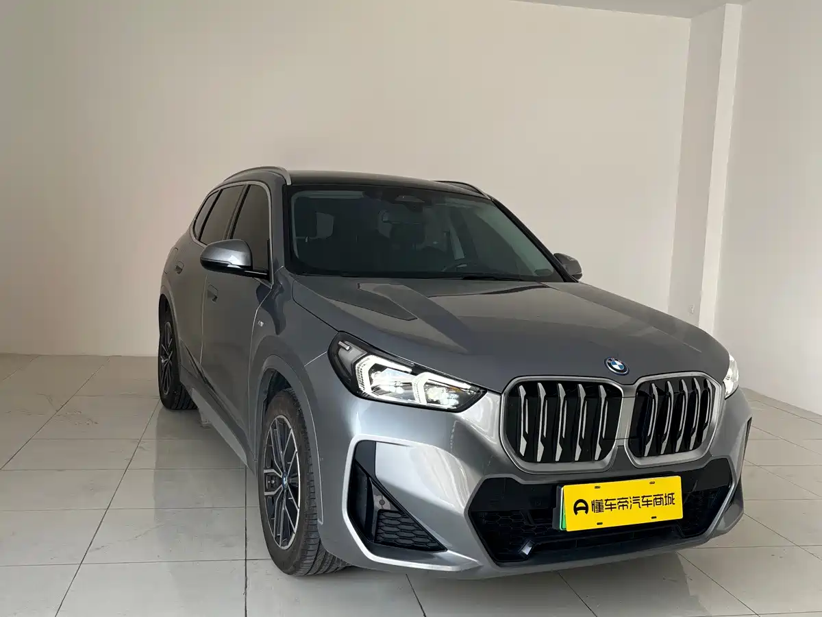 BMW iX1 2025