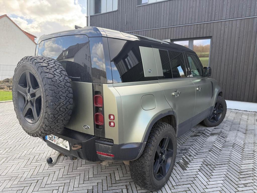 Land Rover Defender 2021