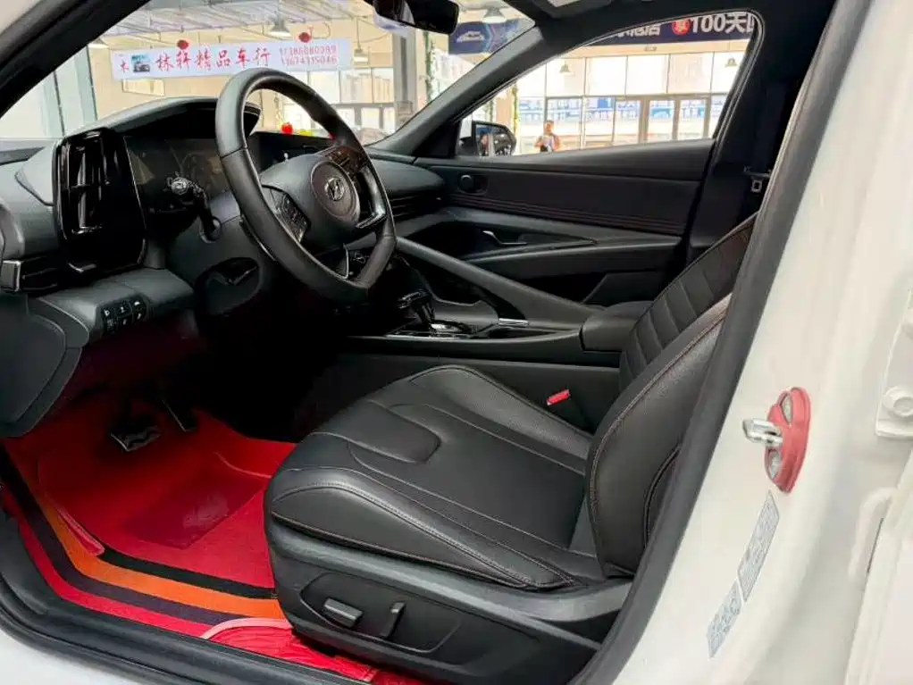 Hyundai Elantra 2022