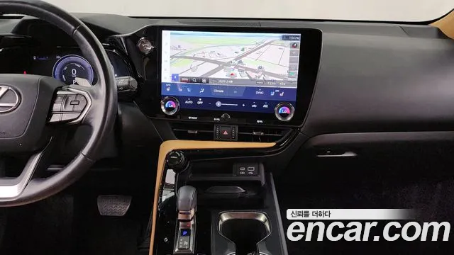 Lexus NX 2023