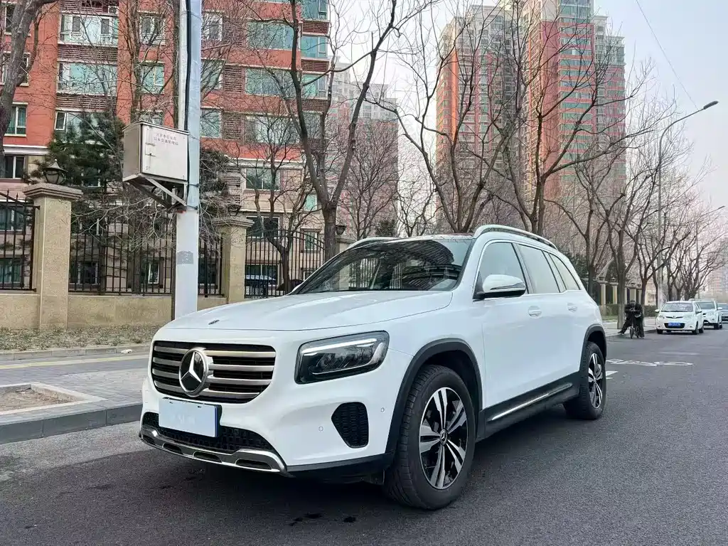 Mercedes-Benz GLB 2023