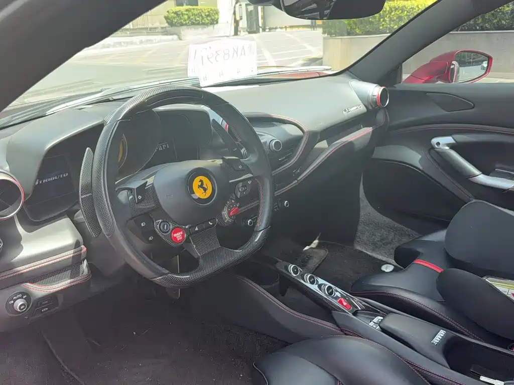 Ferrari F8 2021