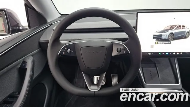 Tesla Model Y 2025