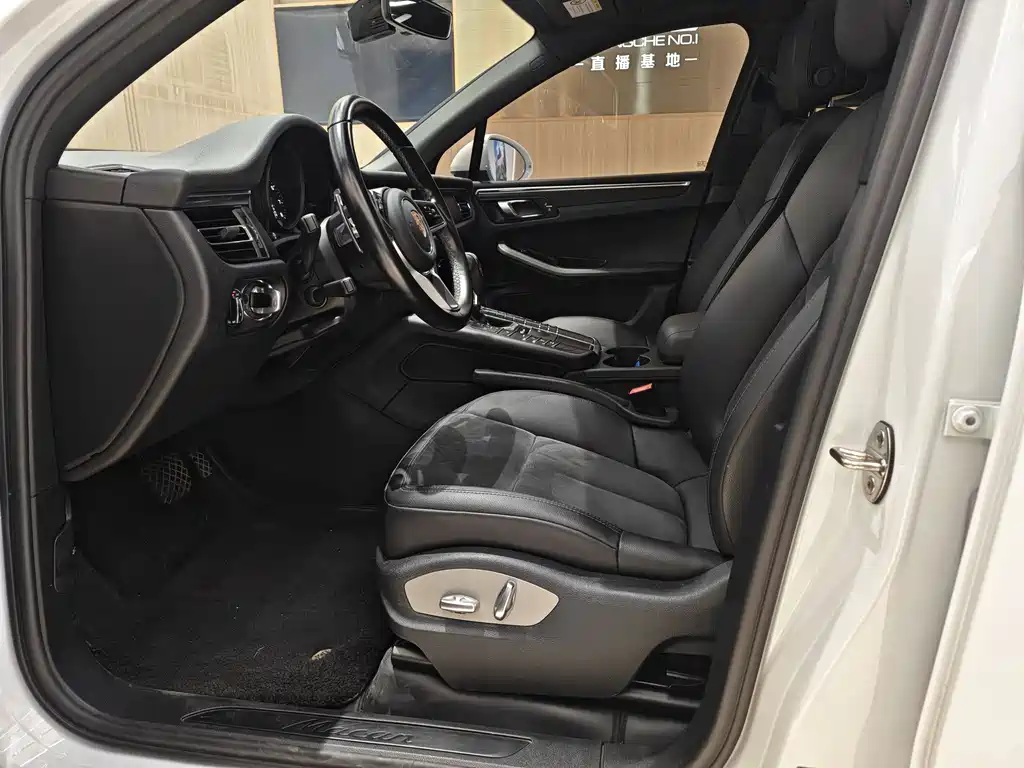 Porsche Macan 2021