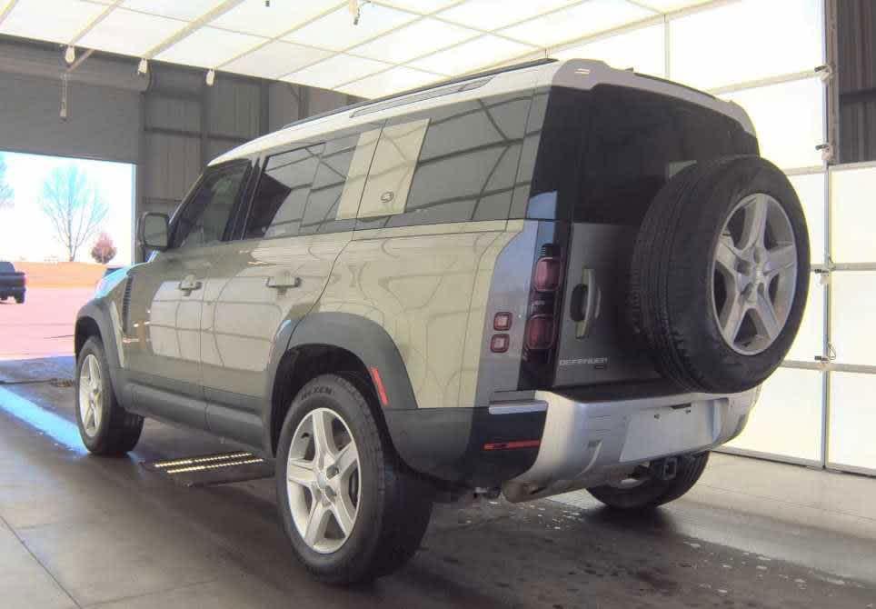 Land Rover Defender 2023