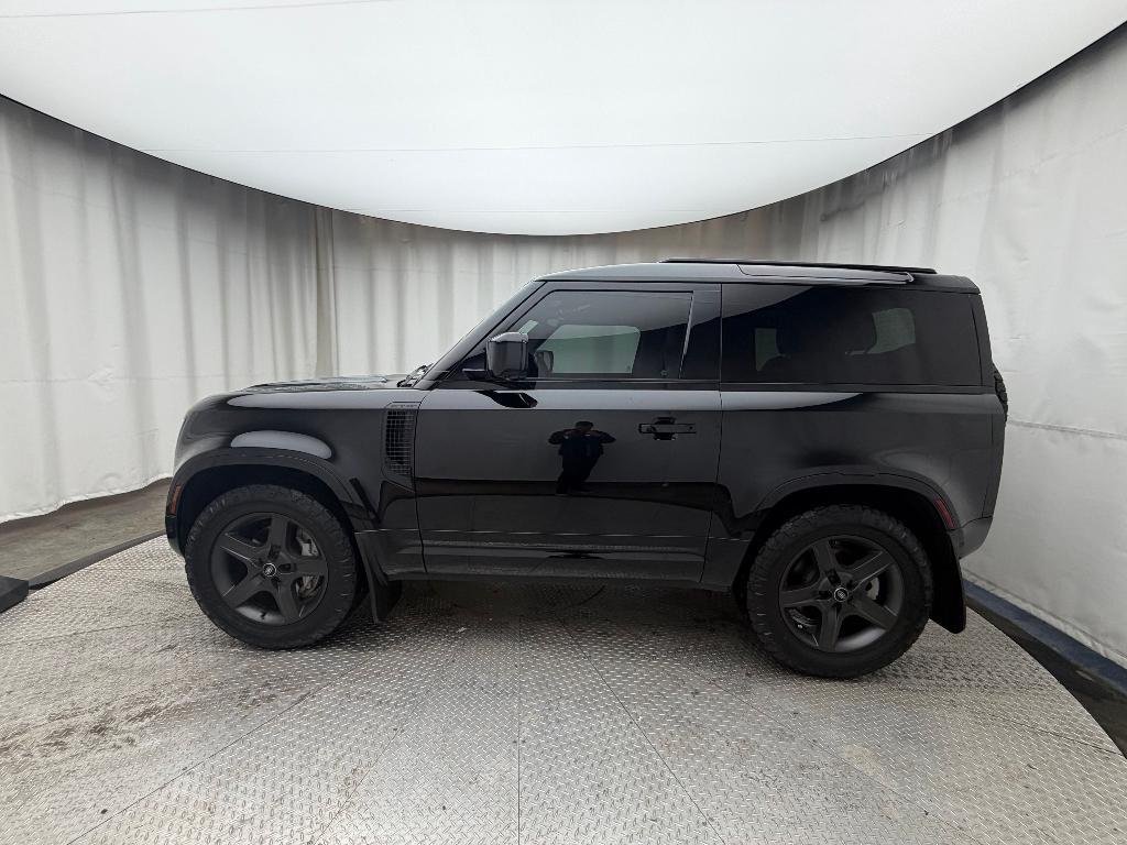 Land Rover Defender 2023