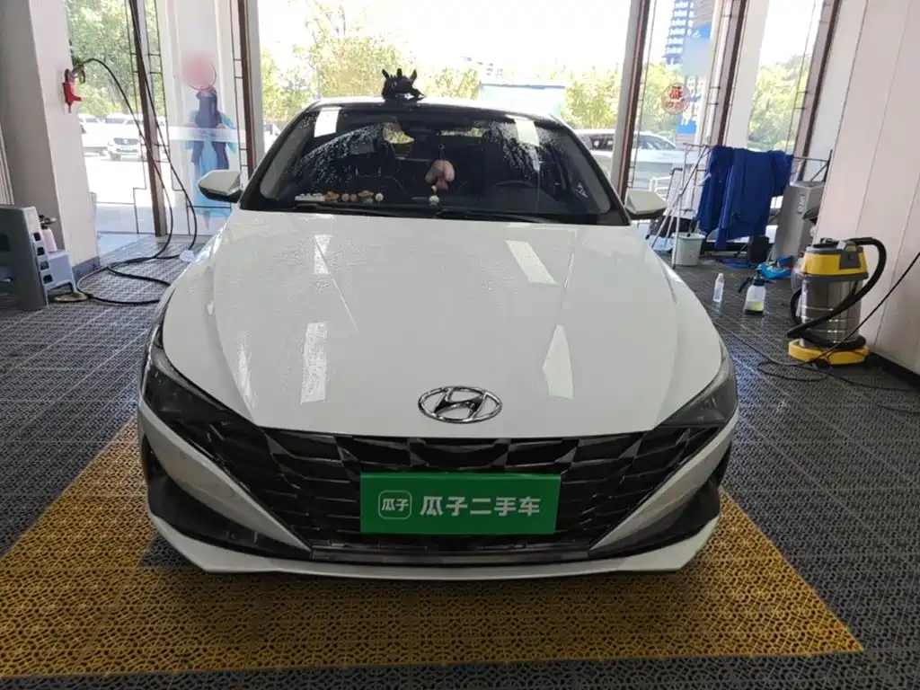 Hyundai Elantra 2023