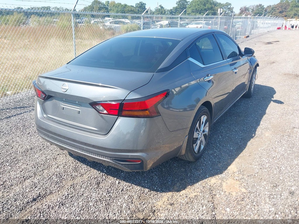 Nissan Altima 2024
