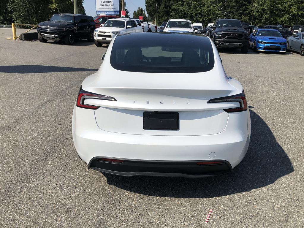 Tesla Model 3 2024