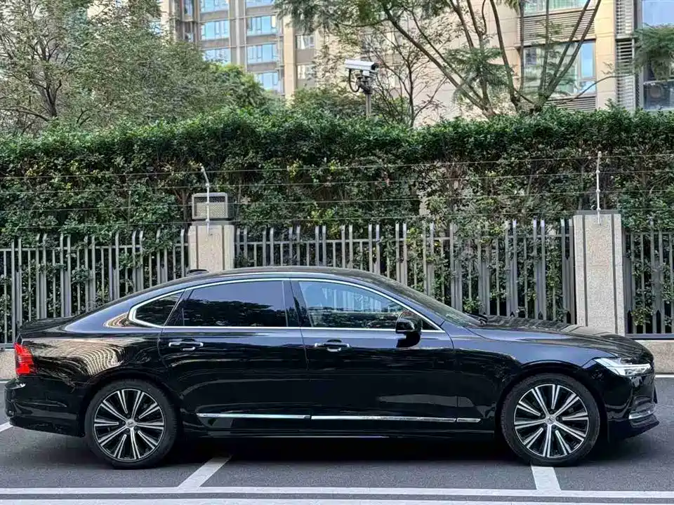 Volvo S90 2023
