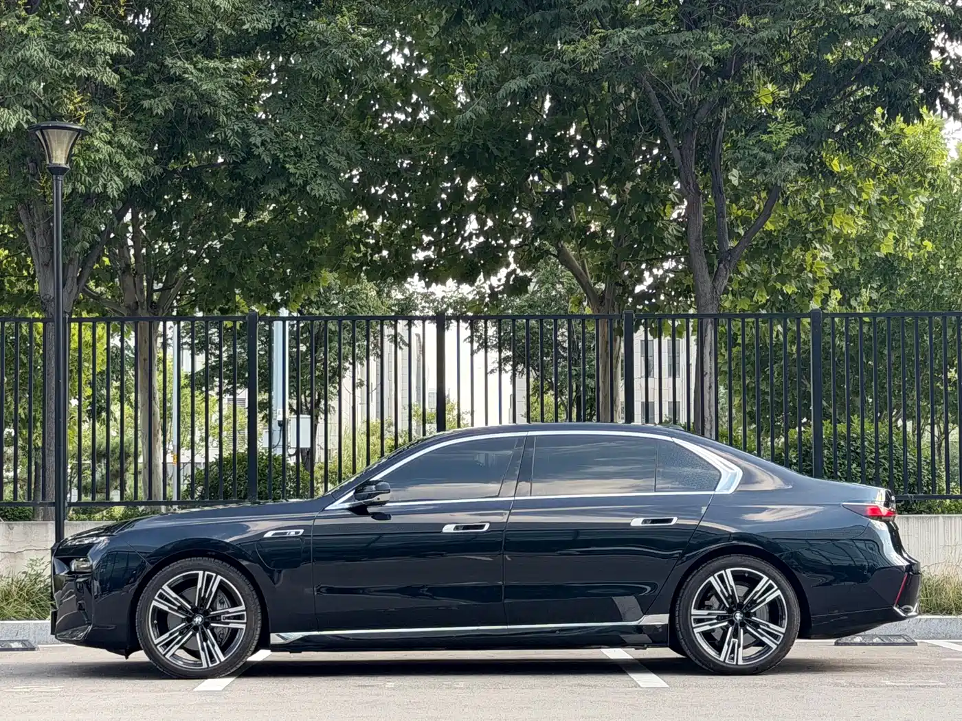 BMW i7 2023
