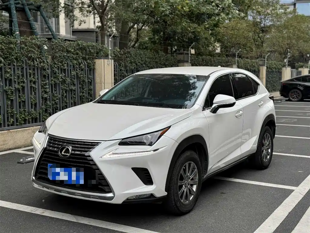 Lexus NX 2021