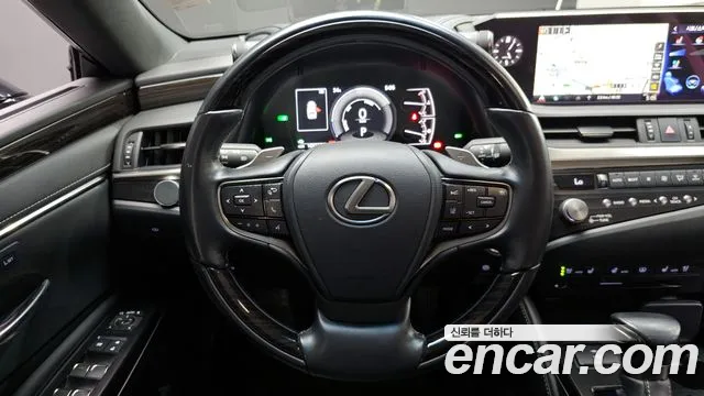 Lexus ES 2021