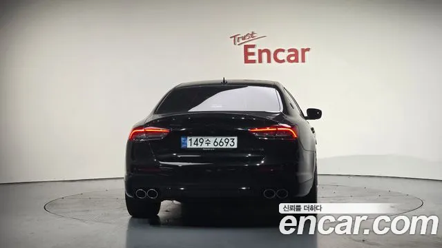 Maserati Quattroporte 2021