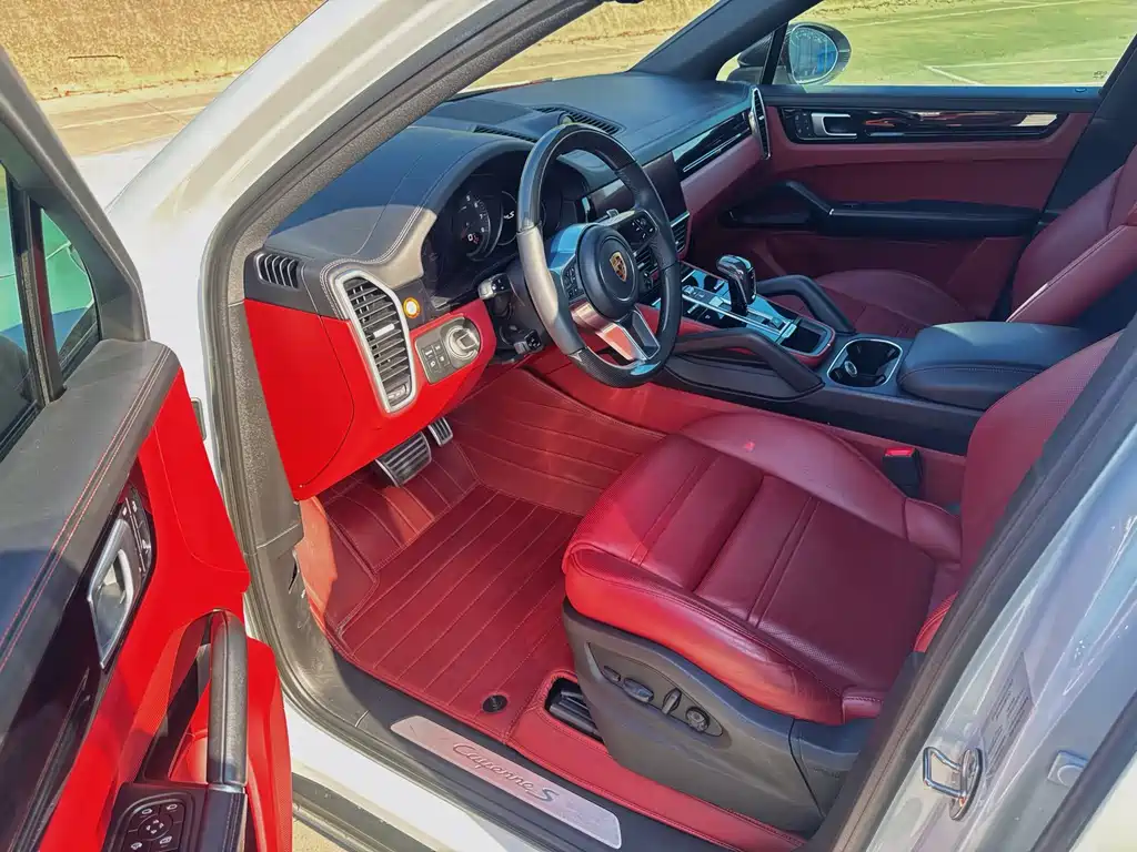 Porsche Cayenne 2022