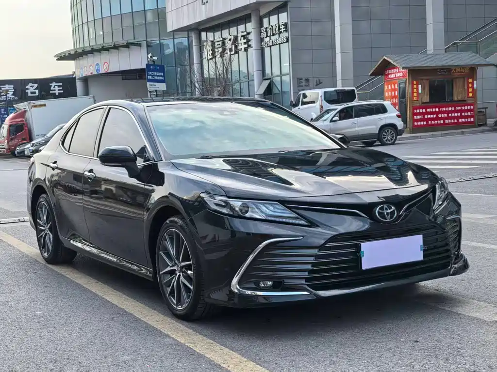 Toyota Camry 2021