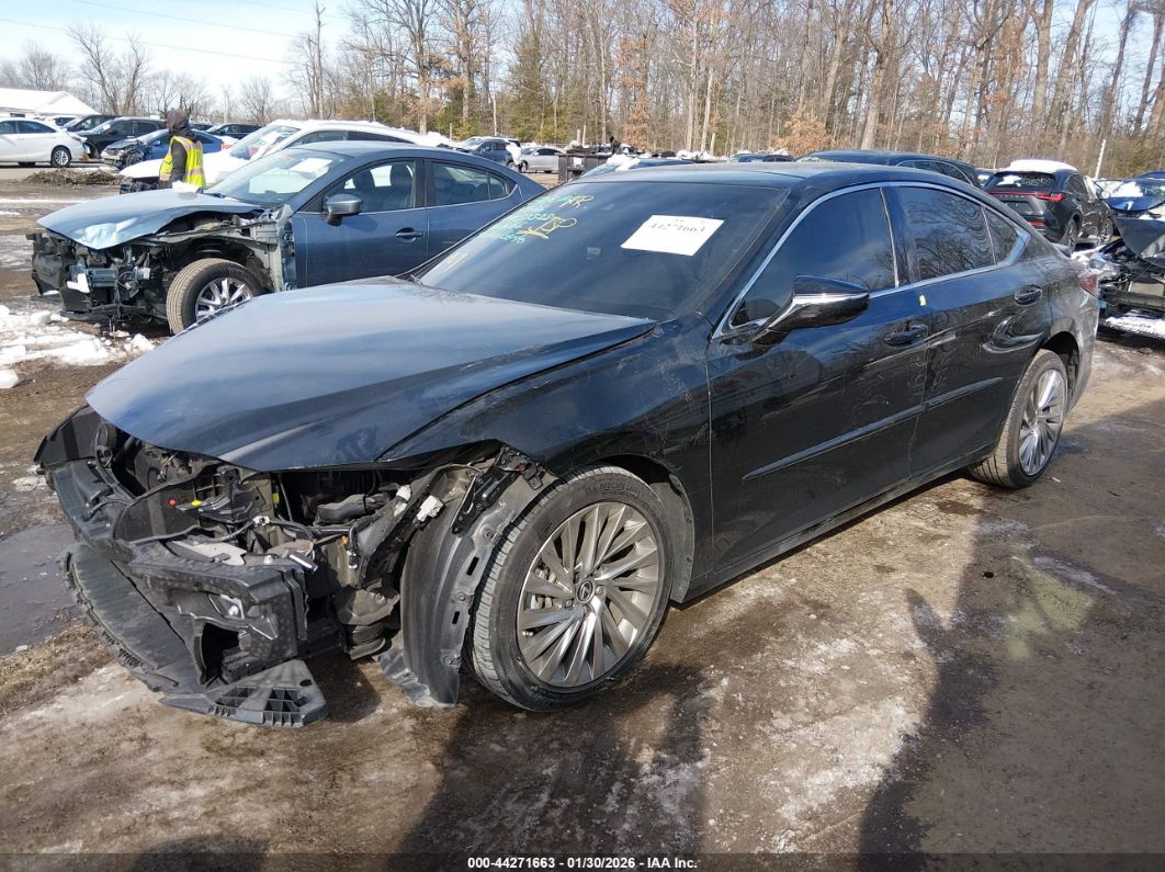 Lexus ES 2022