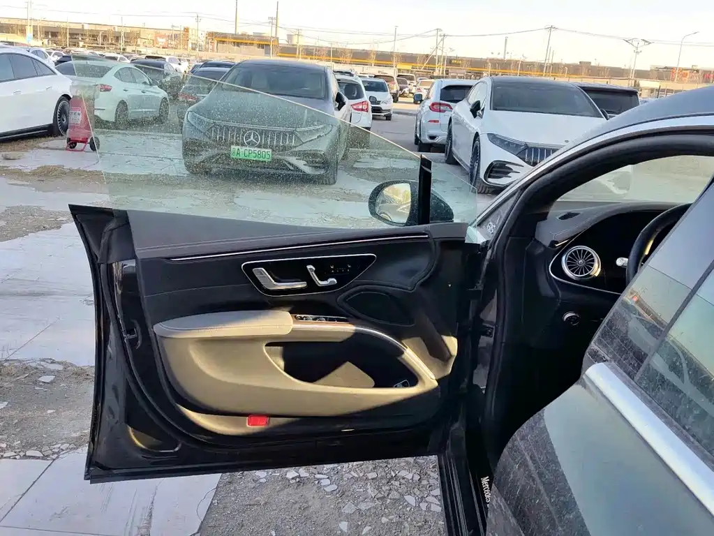Mercedes-Benz EQS 2024