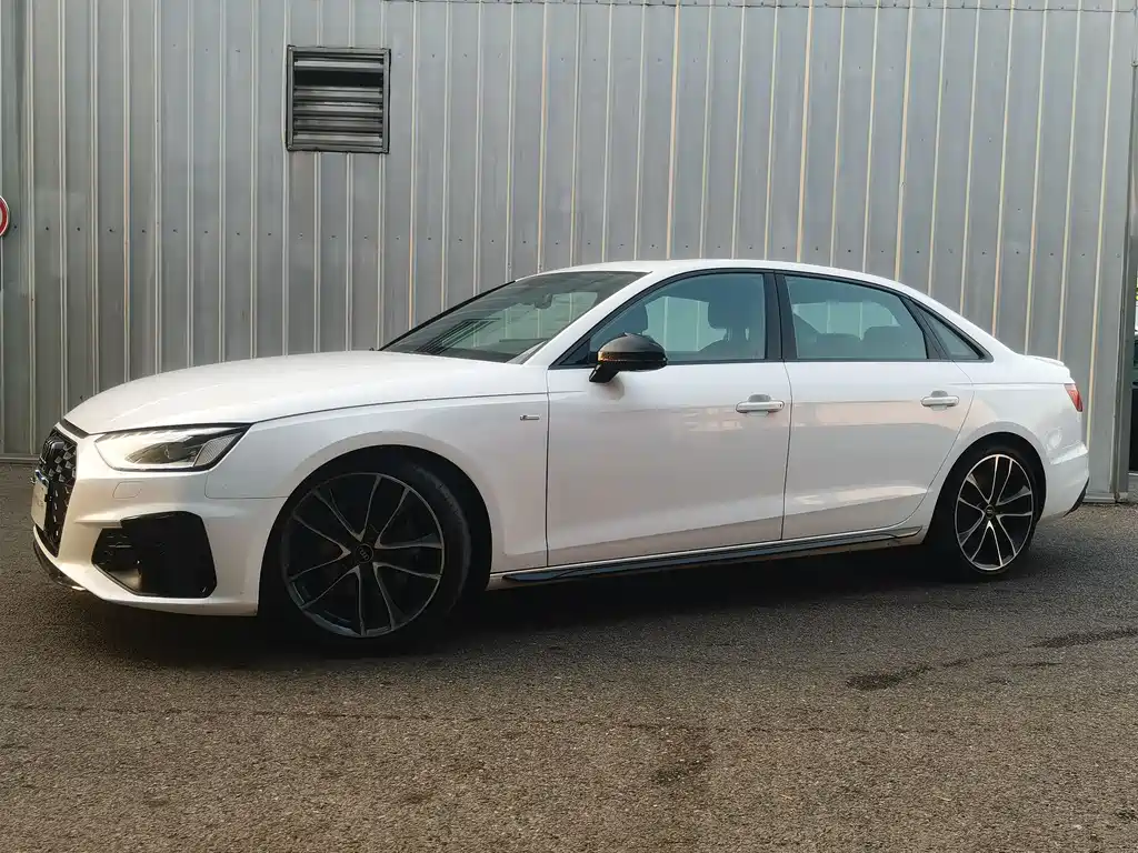 Audi A4 2023