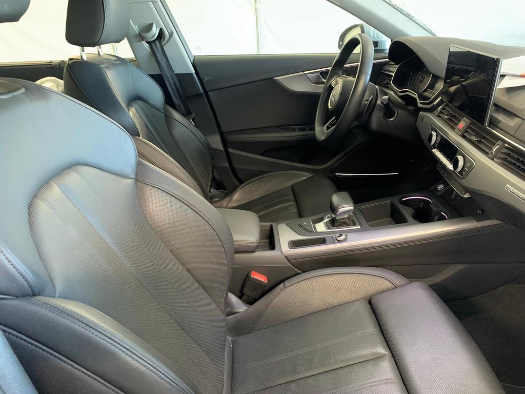Audi A4 2023