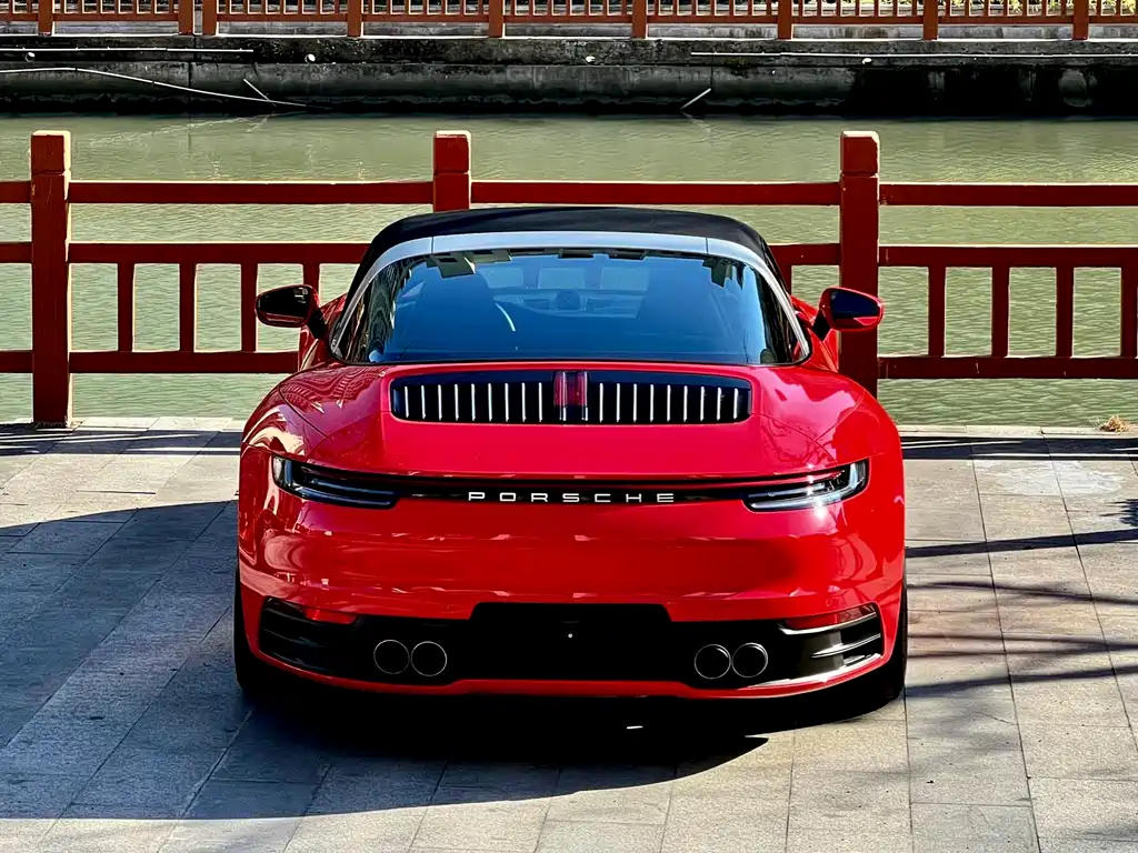 Porsche 911 2021