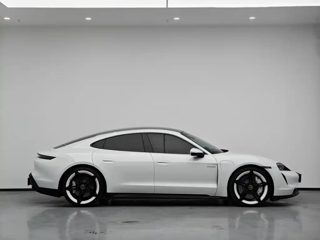 Porsche Taycan 2021