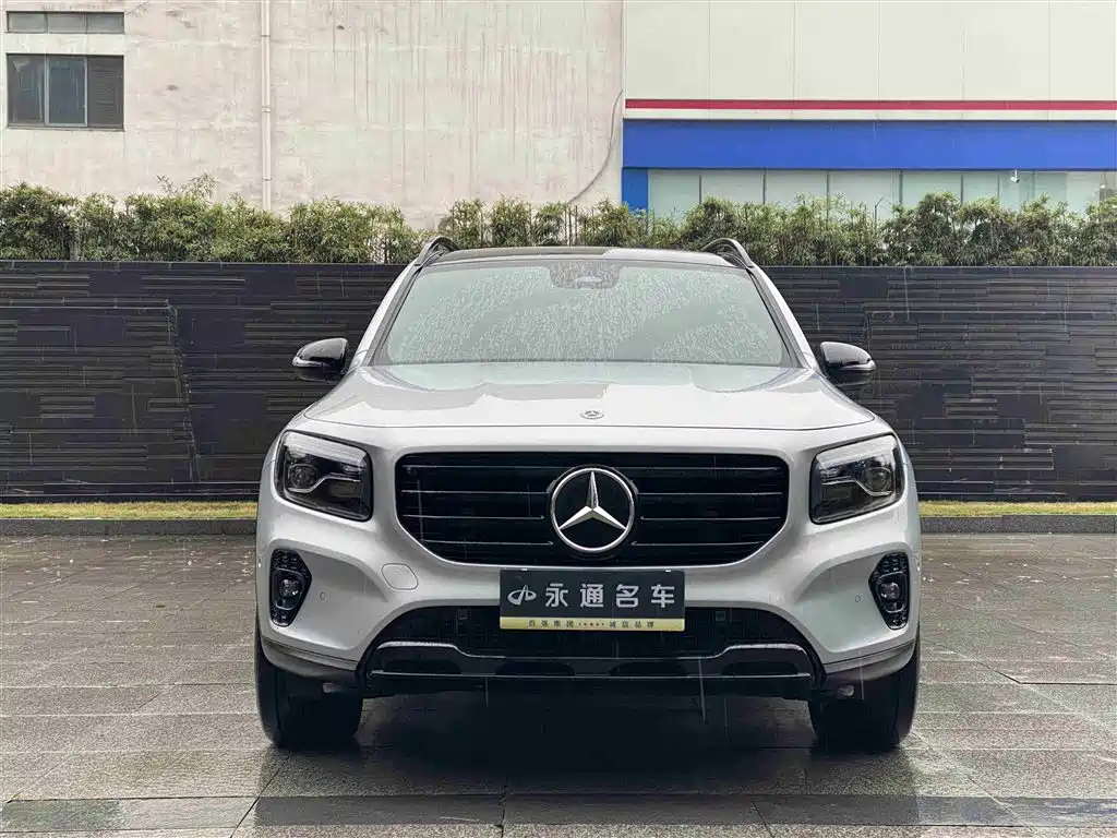 Mercedes-Benz GLB 2023