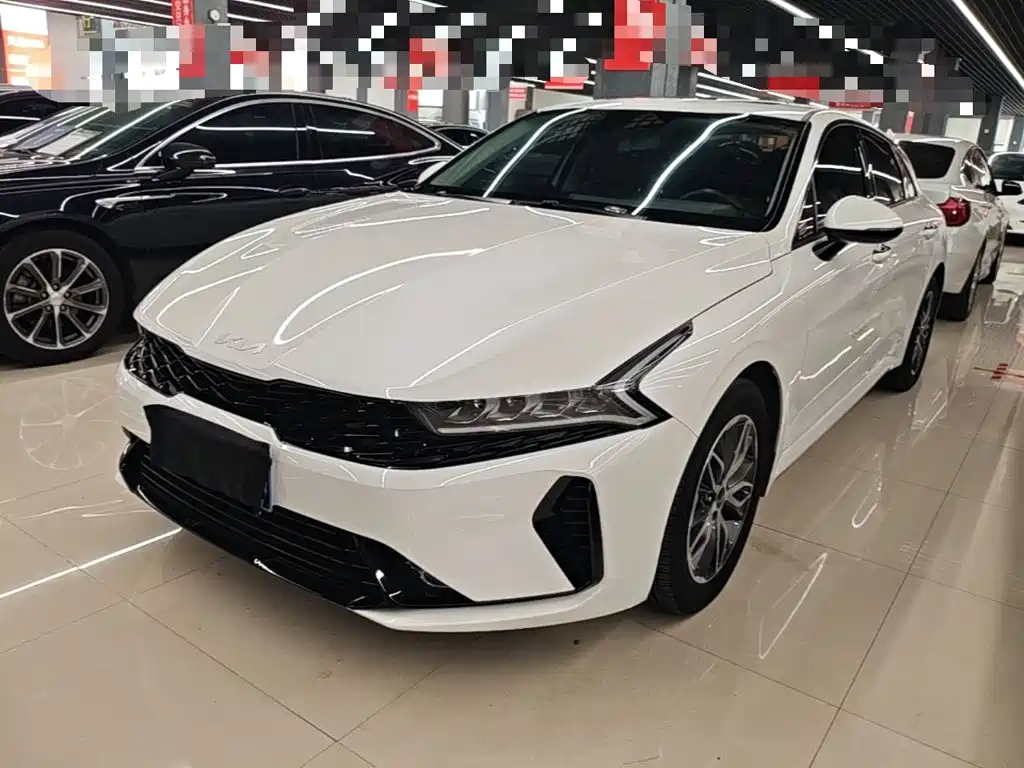 Kia K5 2025