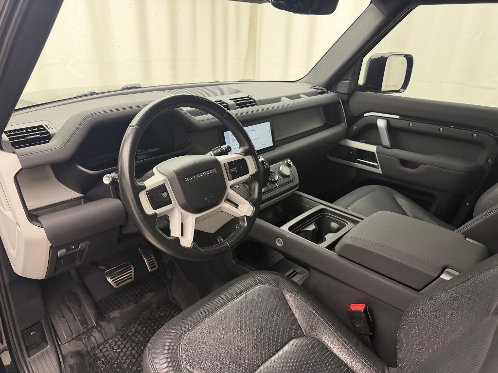 Land Rover Defender 2023