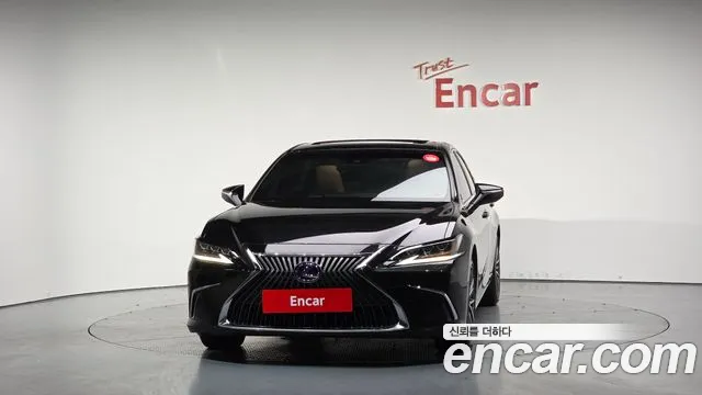 Lexus ES 2020