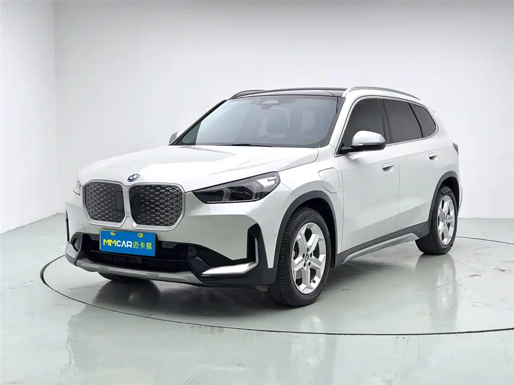 BMW iX1 2024