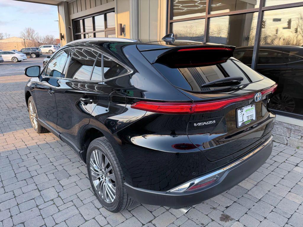 Toyota Venza 2023