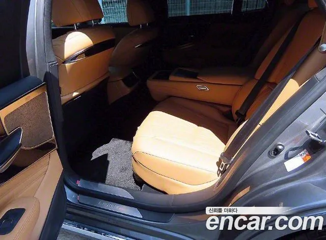 Lexus LS 2022