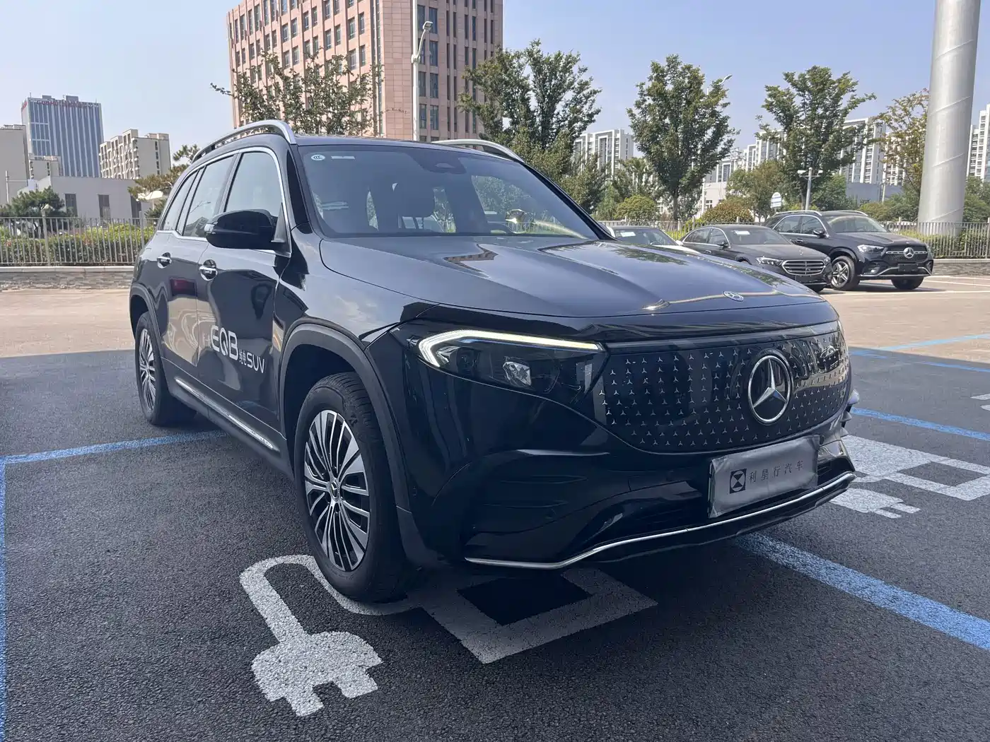 Mercedes-Benz EQB 2024
