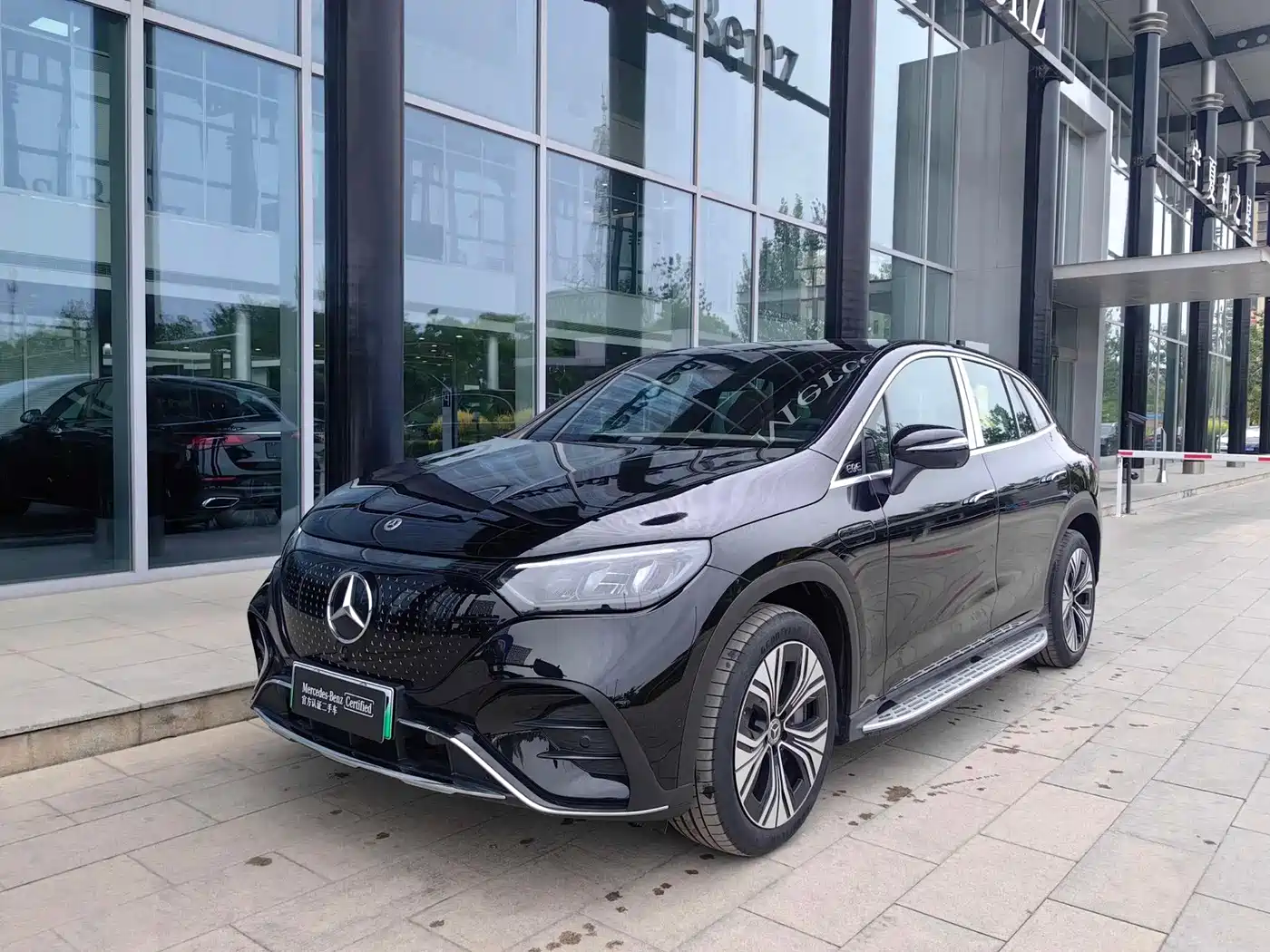 Mercedes-Benz EQE SUV 2025