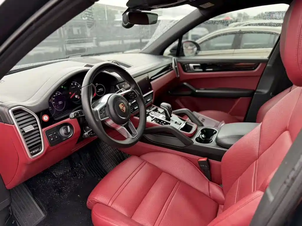 Porsche Cayenne 2022